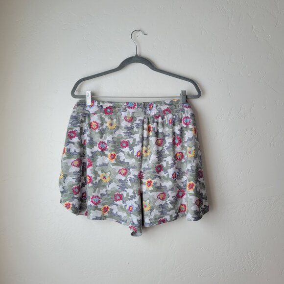 Secret Treasures Plus size Camo Floral Lounge Shorts - Picture 5 of 8